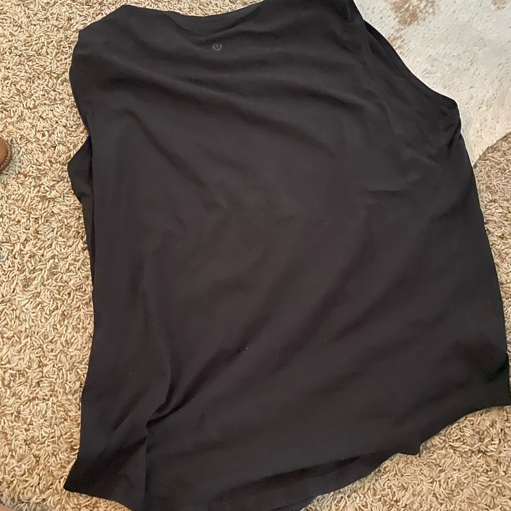 Lululemon black muscle tee. Loose fitting